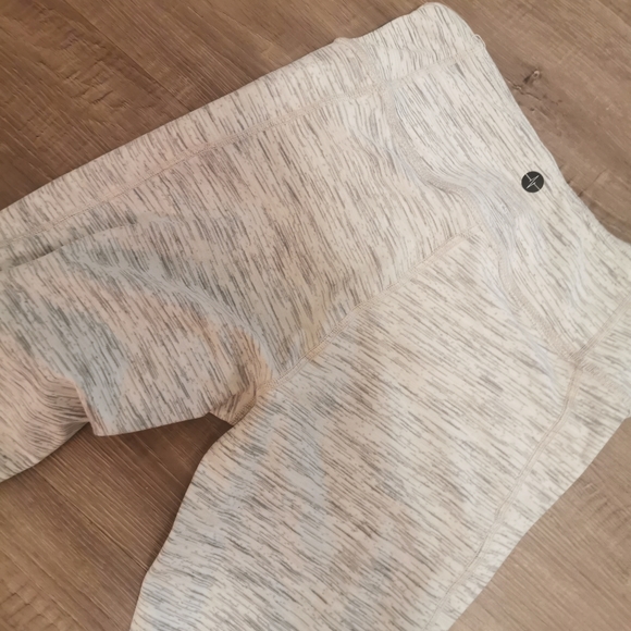 High waisted cross back leggings - Picture 2 of 5